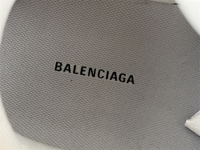 B 17FW Tripe-S High End Sneaker-450