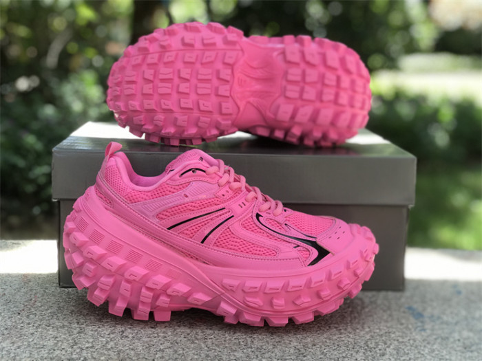 B 17FW Tripe-S High End Sneaker-388