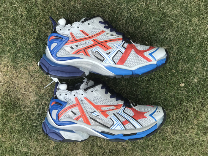 B 17FW Tripe-S High End Sneaker-329