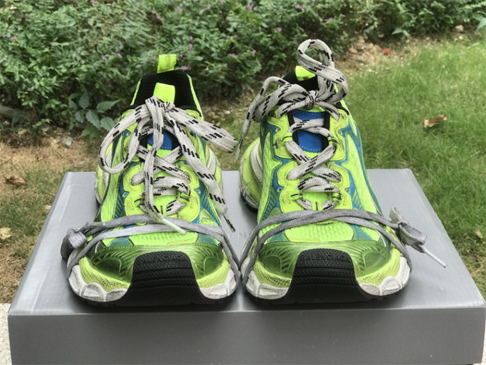 B 17FW Tripe-S High End Sneaker-392