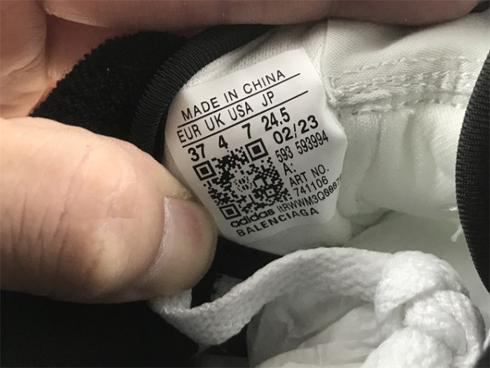 B 17FW Tripe-S High End Sneaker-404