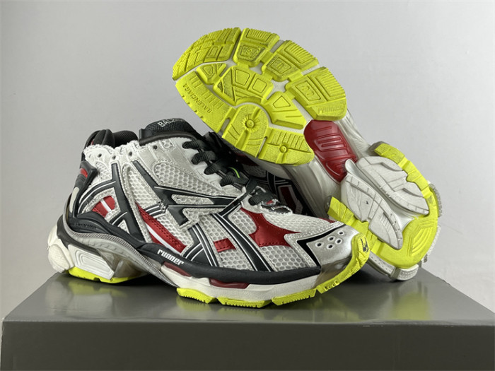 B 17FW Tripe-S High End Sneaker-418