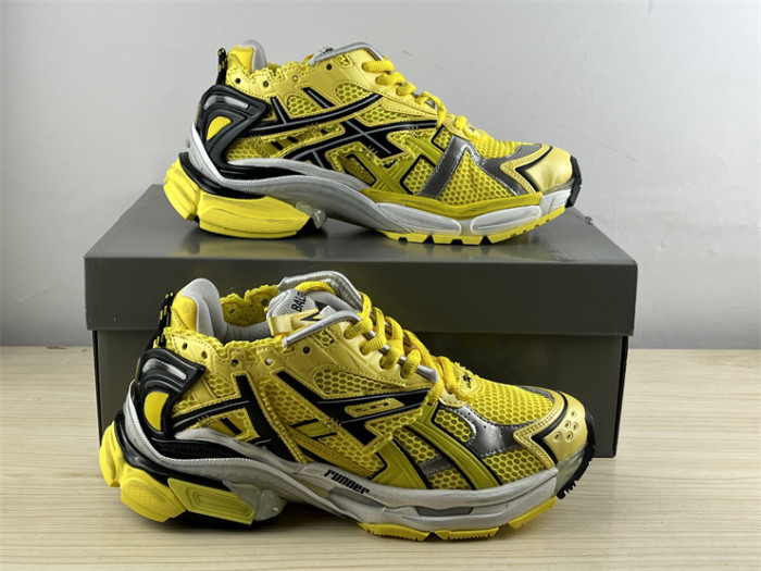 B 17FW Tripe-S High End Sneaker-439