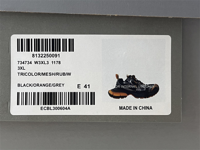 B 17FW Tripe-S High End Sneaker-413