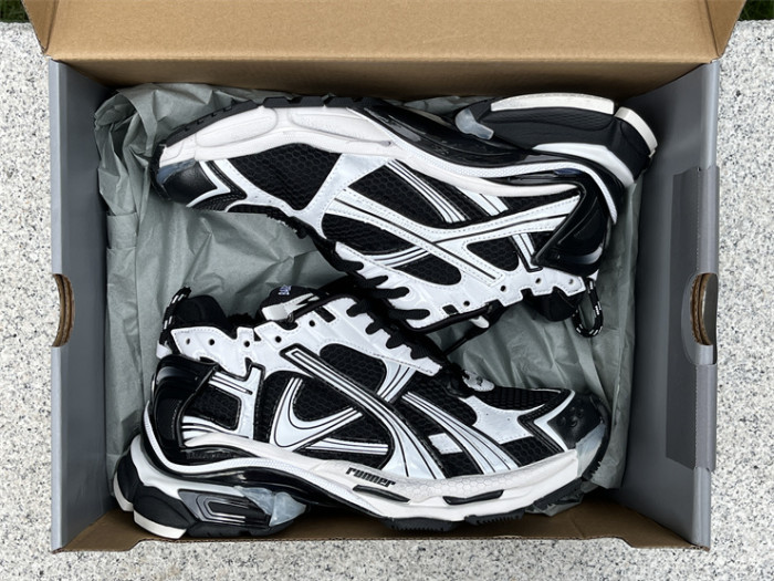 B 17FW Tripe-S High End Sneaker-430