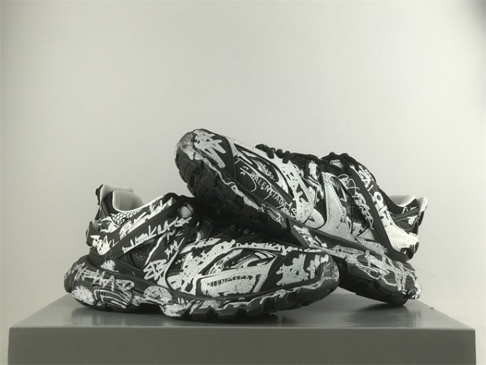 B 17FW Tripe-S High End Sneaker-405