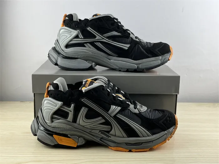 B 17FW Tripe-S High End Sneaker-442
