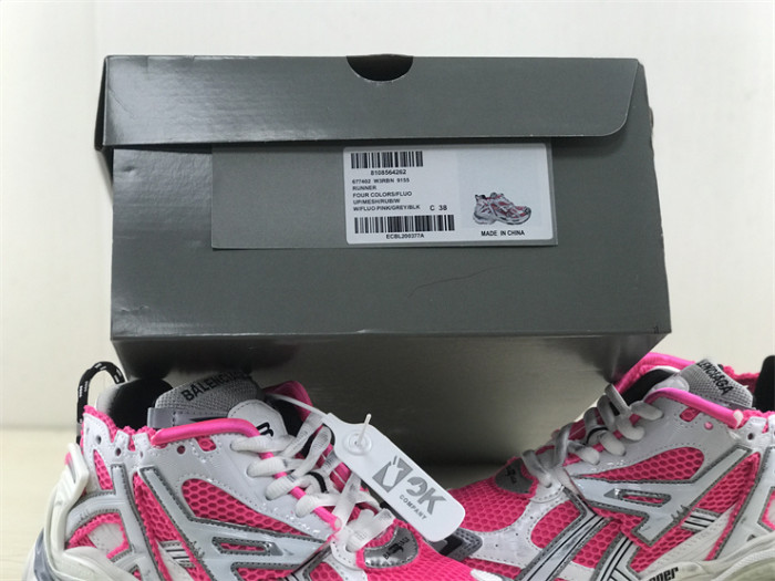 B 17FW Tripe-S High End Sneaker-332