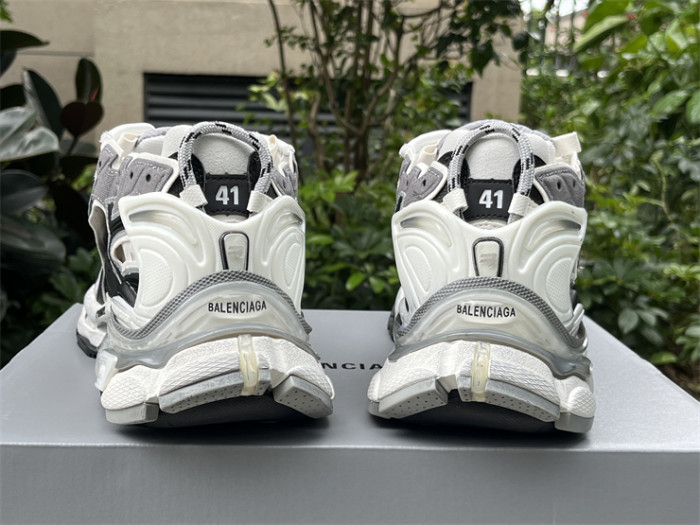 B 17FW Tripe-S High End Sneaker-427