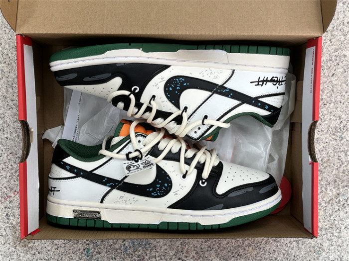 Authentic Nike Dunk Low White Black Green