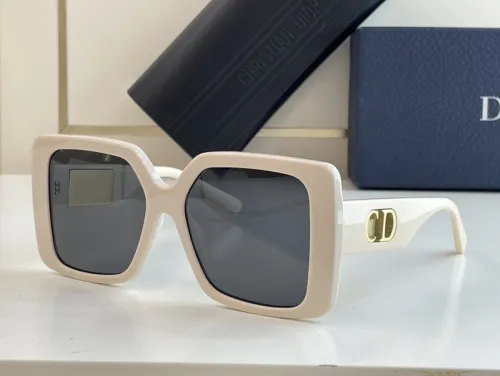 Dior Sunglasses AAAA-166