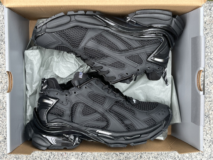 B 17FW Tripe-S High End Sneaker-428