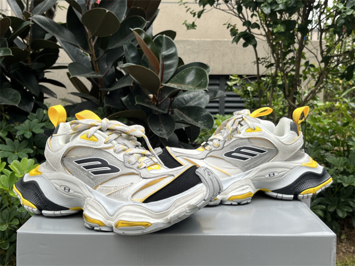 B 17FW Tripe-S High End Sneaker-444