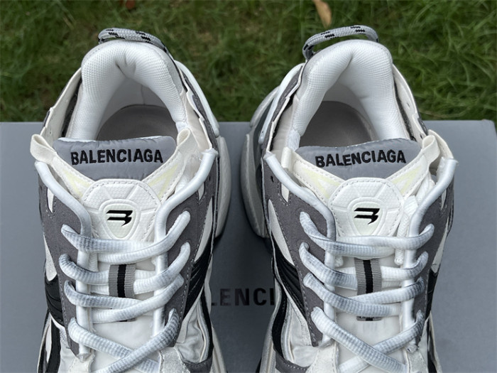 B 17FW Tripe-S High End Sneaker-427