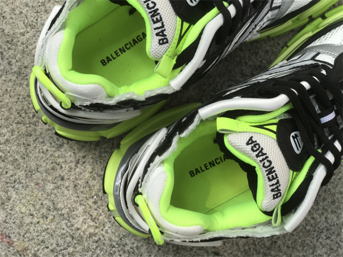 B 17FW Tripe-S High End Sneaker-380