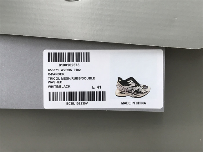 B 17FW Tripe-S High End Sneaker-343