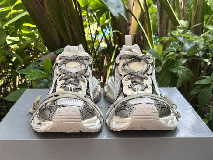 B 17FW Tripe-S High End Sneaker-419