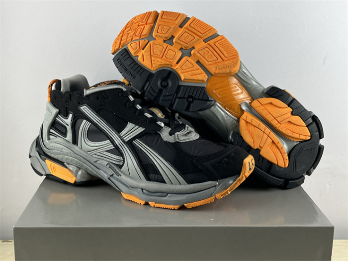 B 17FW Tripe-S High End Sneaker-442