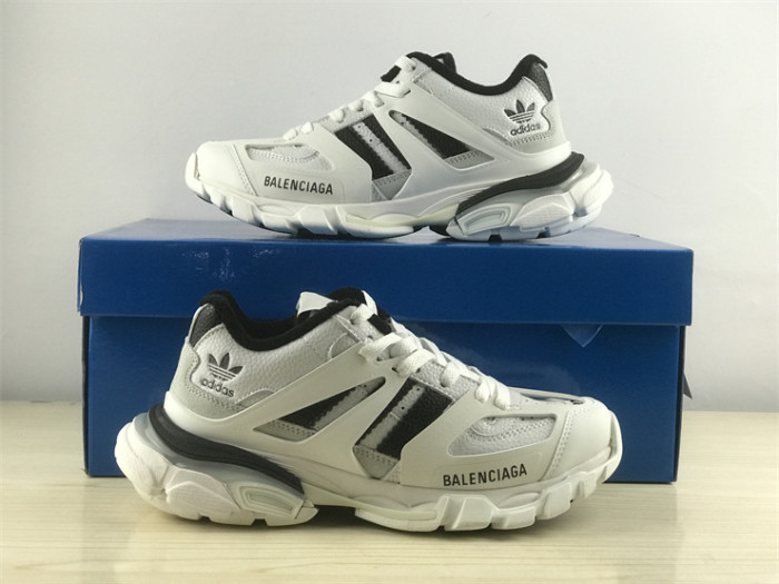 B 17FW Tripe-S High End Sneaker-404