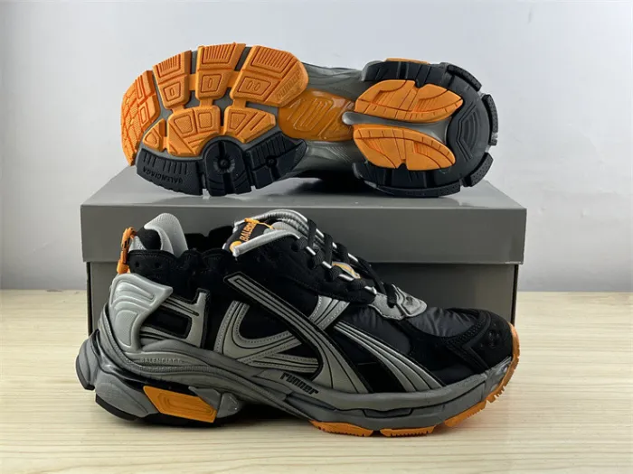 B 17FW Tripe-S High End Sneaker-442