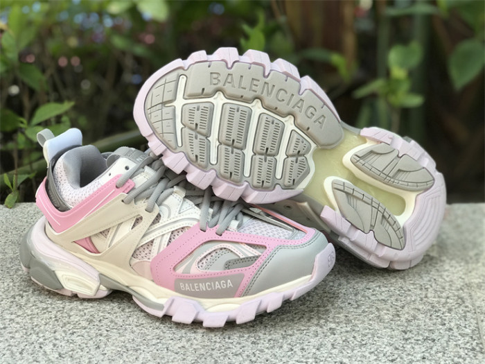 B 17FW Tripe-S High End Sneaker-377