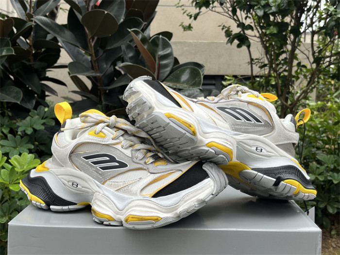 B 17FW Tripe-S High End Sneaker-444