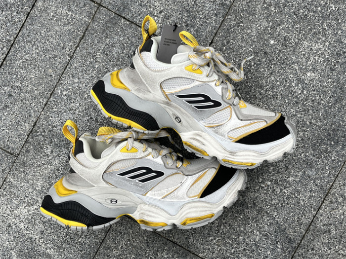 B 17FW Tripe-S High End Sneaker-444