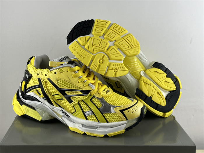 B 17FW Tripe-S High End Sneaker-439