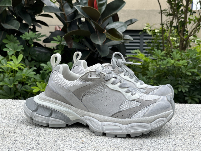 B 17FW Tripe-S High End Sneaker-437