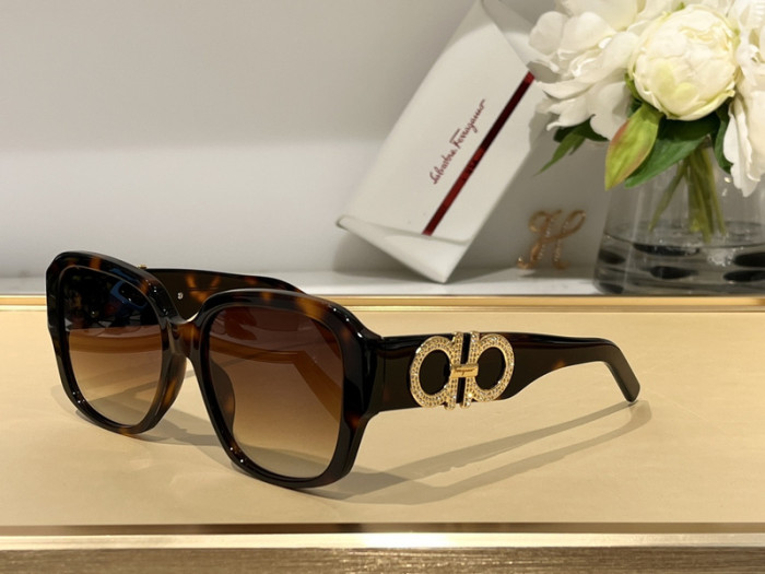 Ferragamo Sunglasses AAAA-665