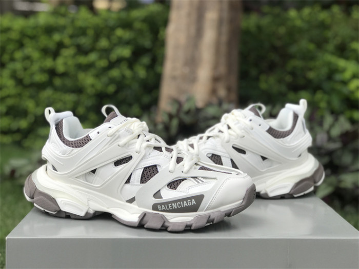 B 17FW Tripe-S High End Sneaker-338