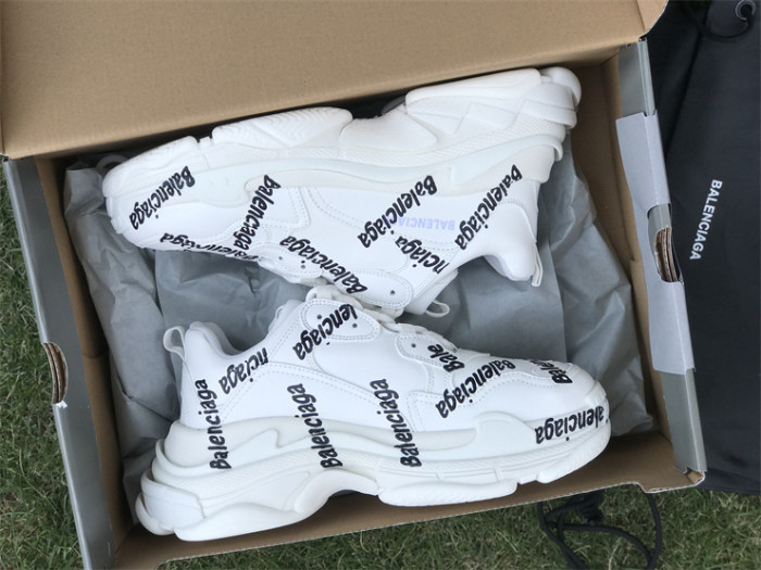 B 17FW Tripe-S High End Sneaker-330