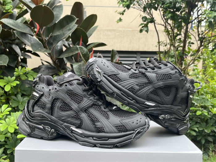 B 17FW Tripe-S High End Sneaker-428