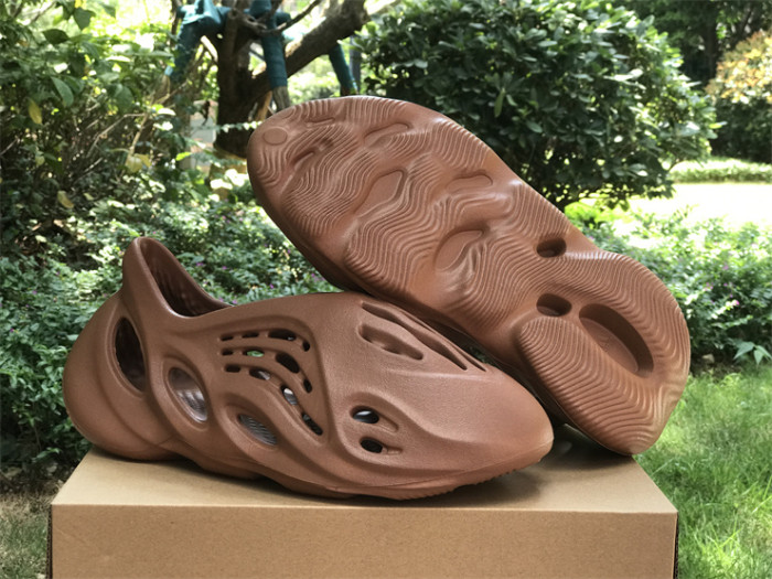 Authentic Yeezy Foam Runner “Flax”