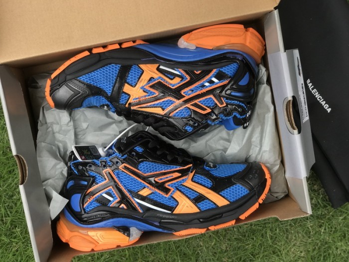 B 17FW Tripe-S High End Sneaker-327