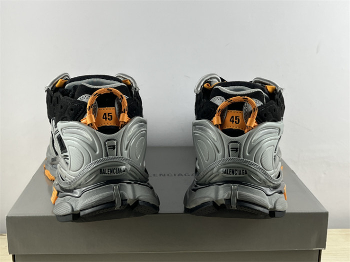 B 17FW Tripe-S High End Sneaker-442