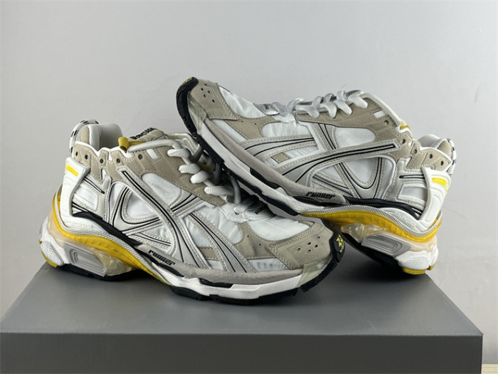 B 17FW Tripe-S High End Sneaker-435