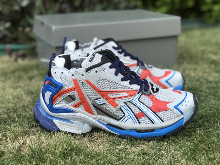 B 17FW Tripe-S High End Sneaker-329