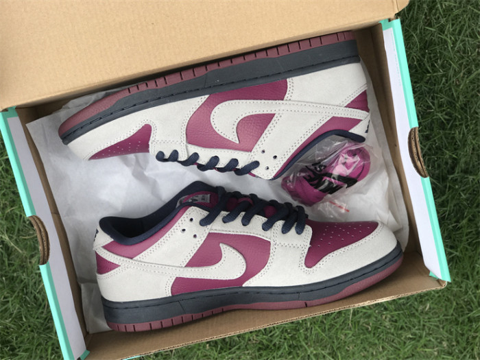 Authentic Nike SB Dunk Low Bordeaux