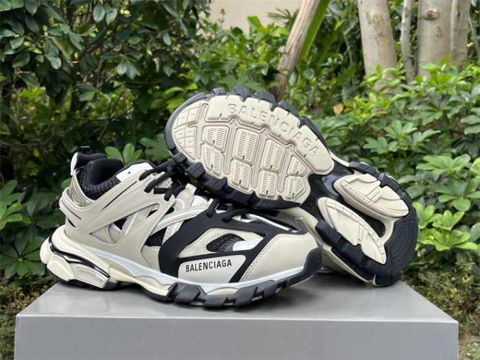 B 17FW Tripe-S High End Sneaker-436