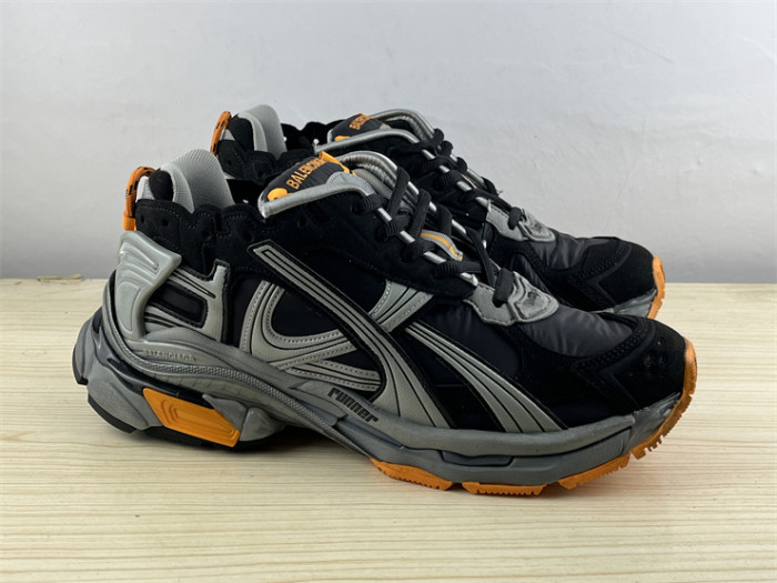 B 17FW Tripe-S High End Sneaker-442