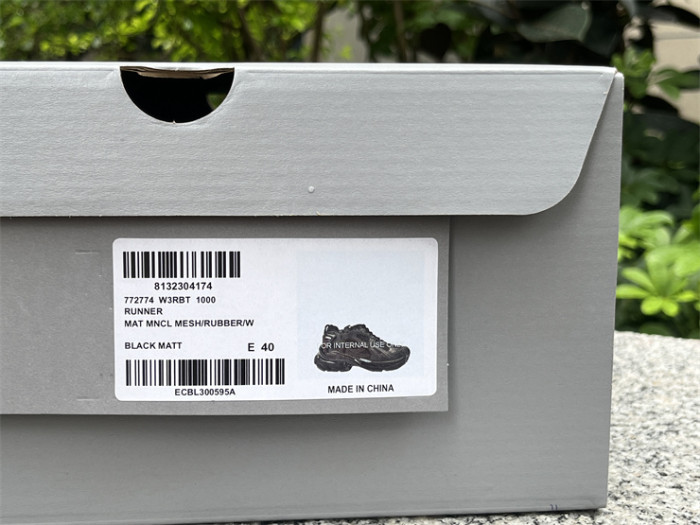 B 17FW Tripe-S High End Sneaker-428