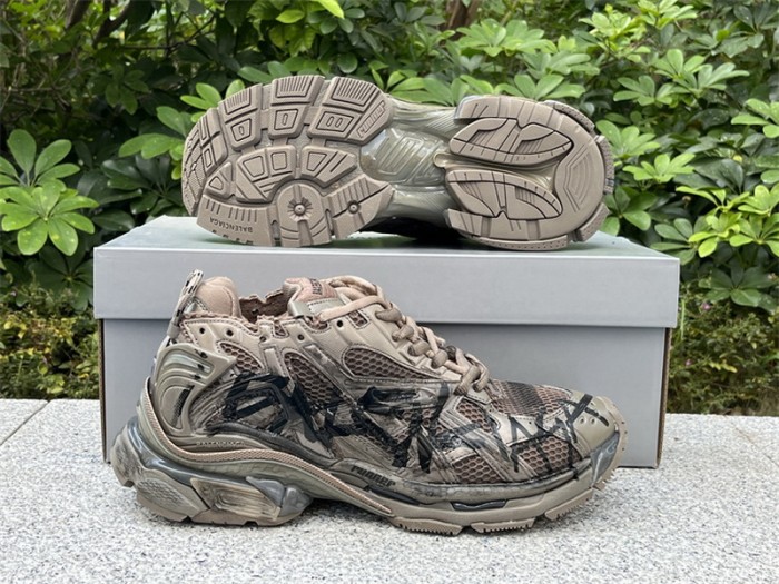 B 17FW Tripe-S High End Sneaker-431