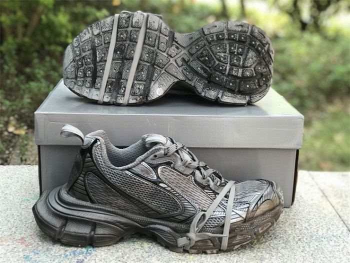 B 17FW Tripe-S High End Sneaker-375