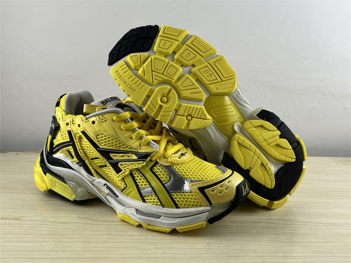 B 17FW Tripe-S High End Sneaker-439