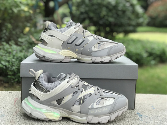 B 17FW Tripe-S High End Sneaker-386