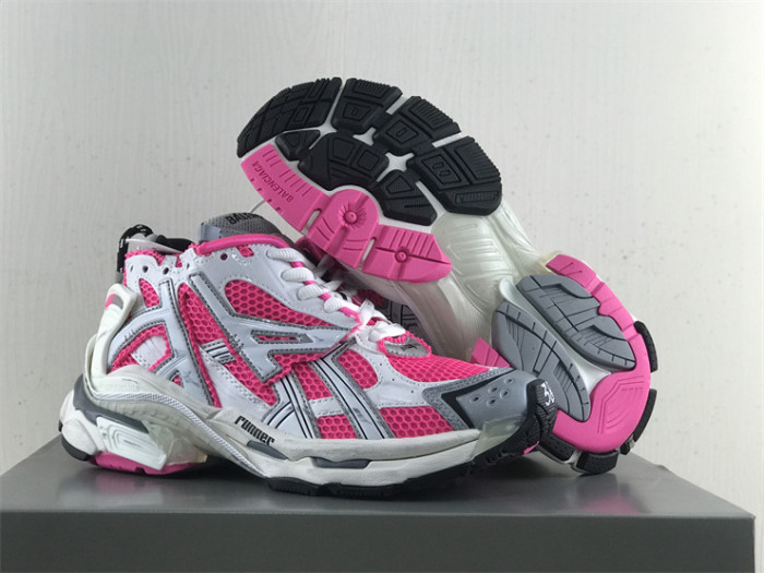 B 17FW Tripe-S High End Sneaker-332