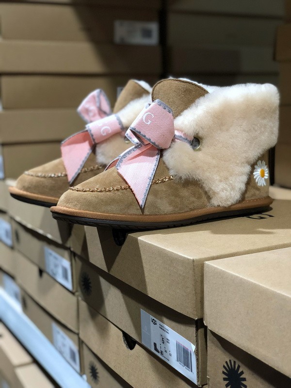 UG Boots Women-144
