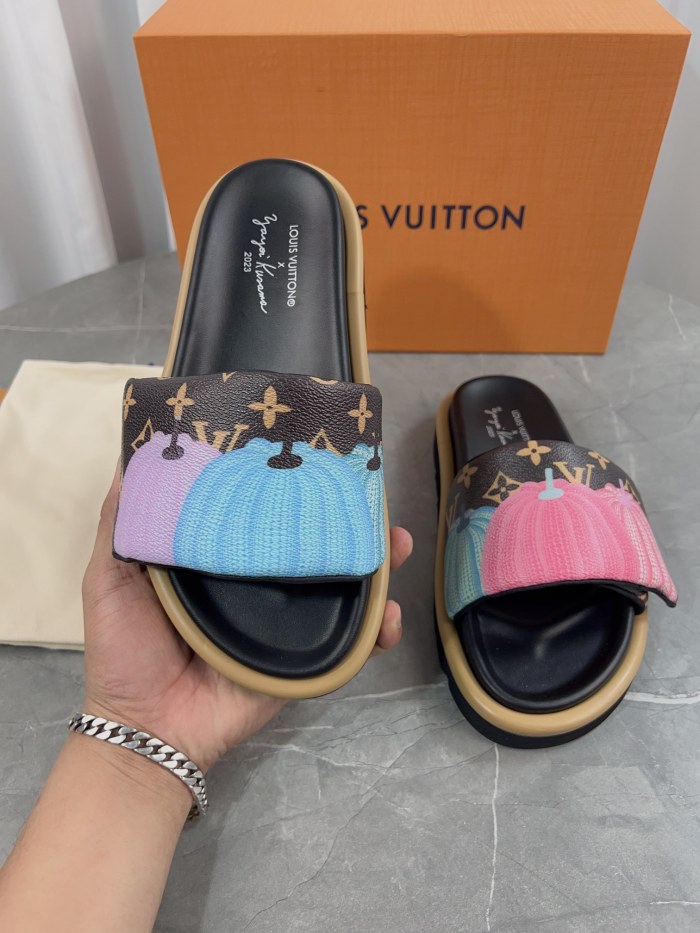 LV Sandals 1：1 Quality-540