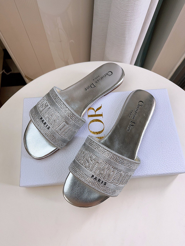 Dior women slippers 1:1 quality-225